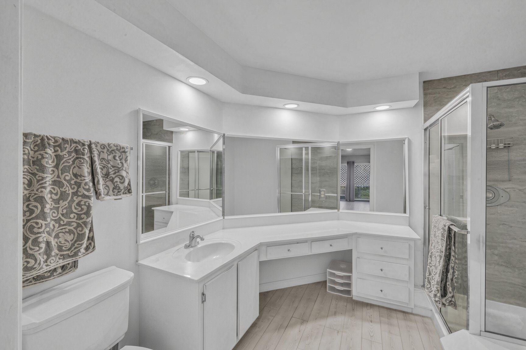 15 Primary Bathroom (1)