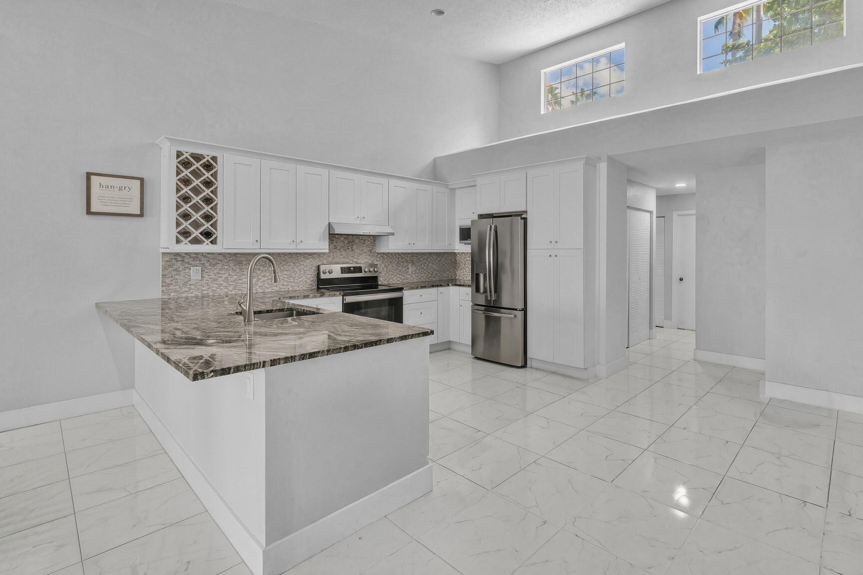 9 Kitchen (1)