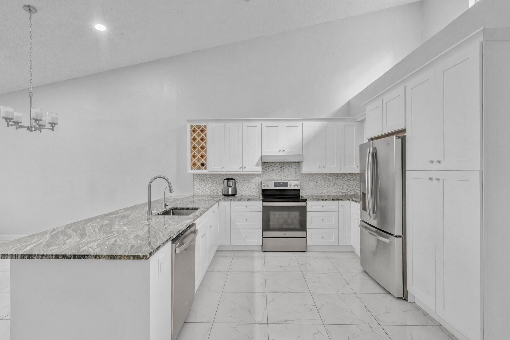 4 Kitchen (2)