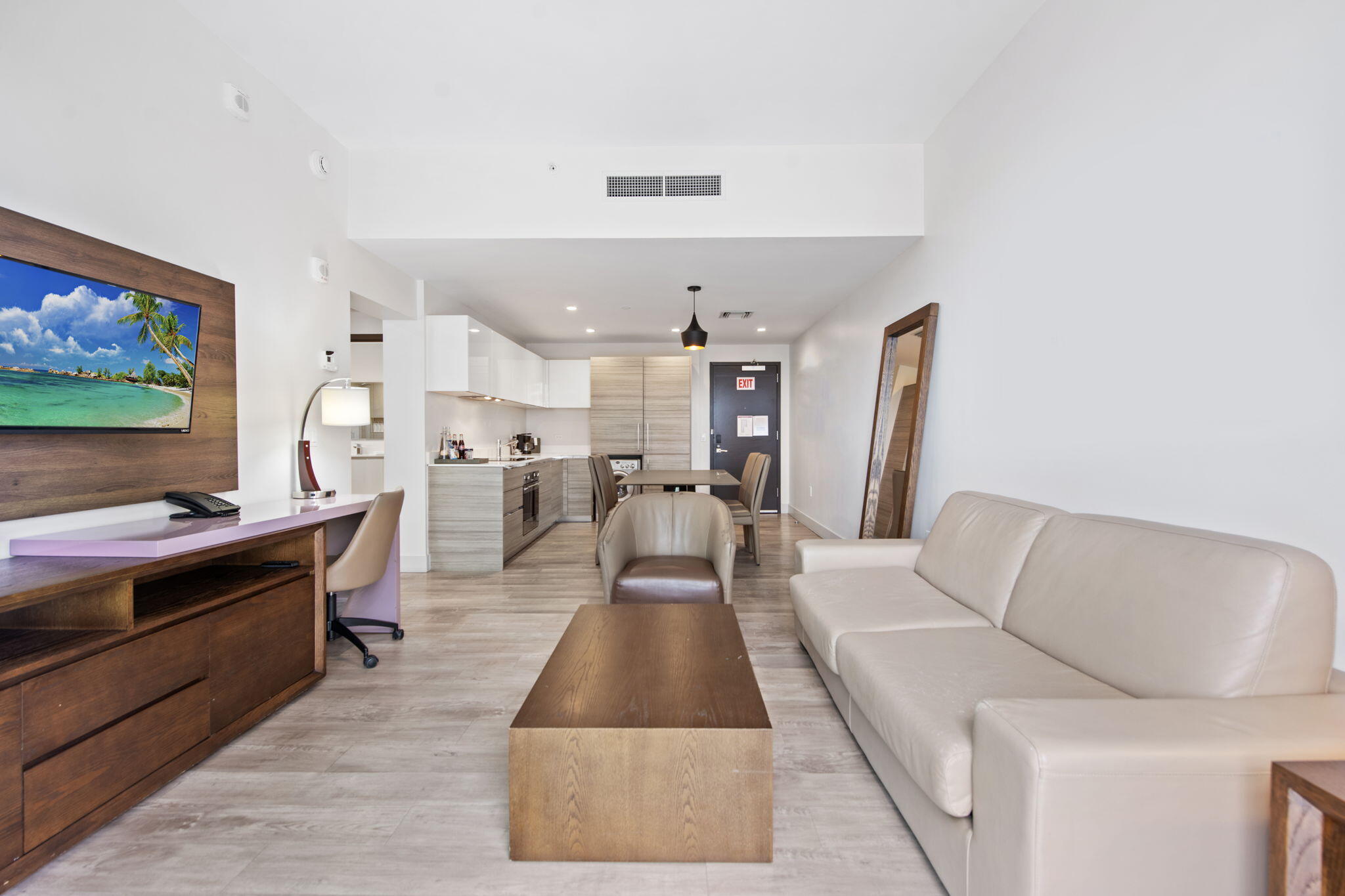 Living & Kitchen Living & Kitchen