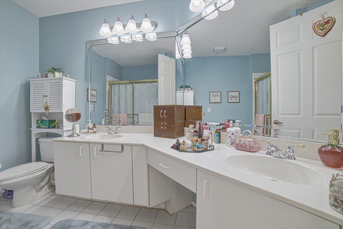 22-Bedroom2-Bathroom