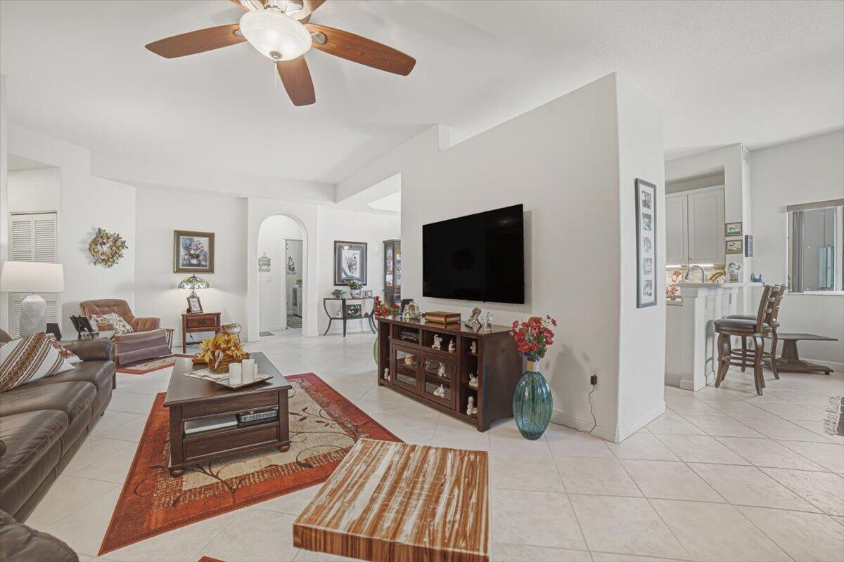 13-Livingroom-D