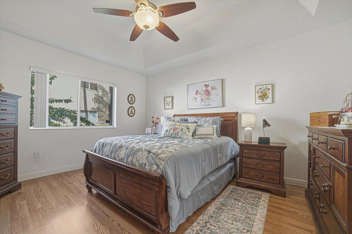 18-Bedroom2