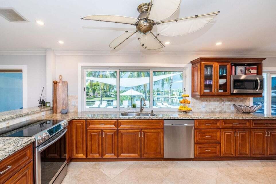 Gourmet Kitchen with Professional Range