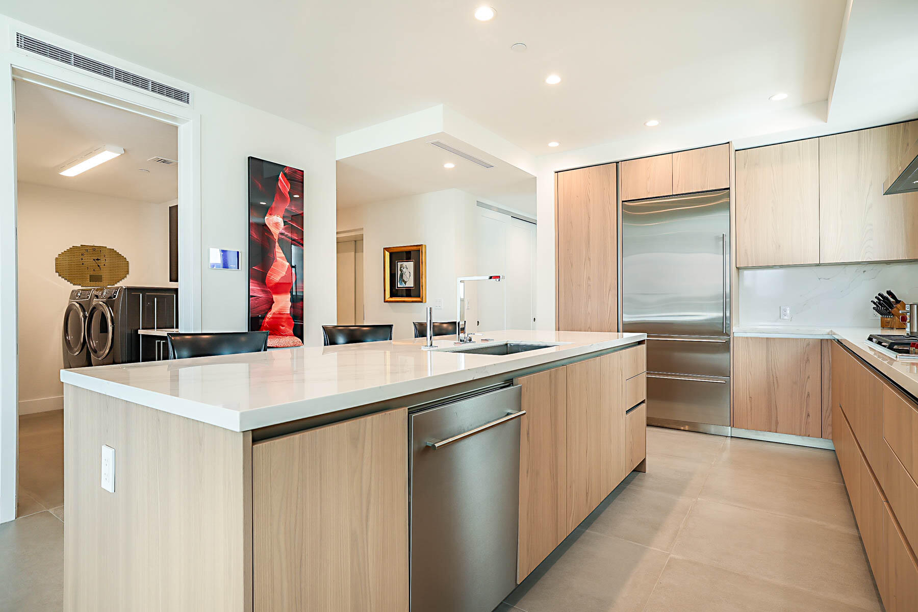 UPGRADED QUARTZ COUNTER TOPS