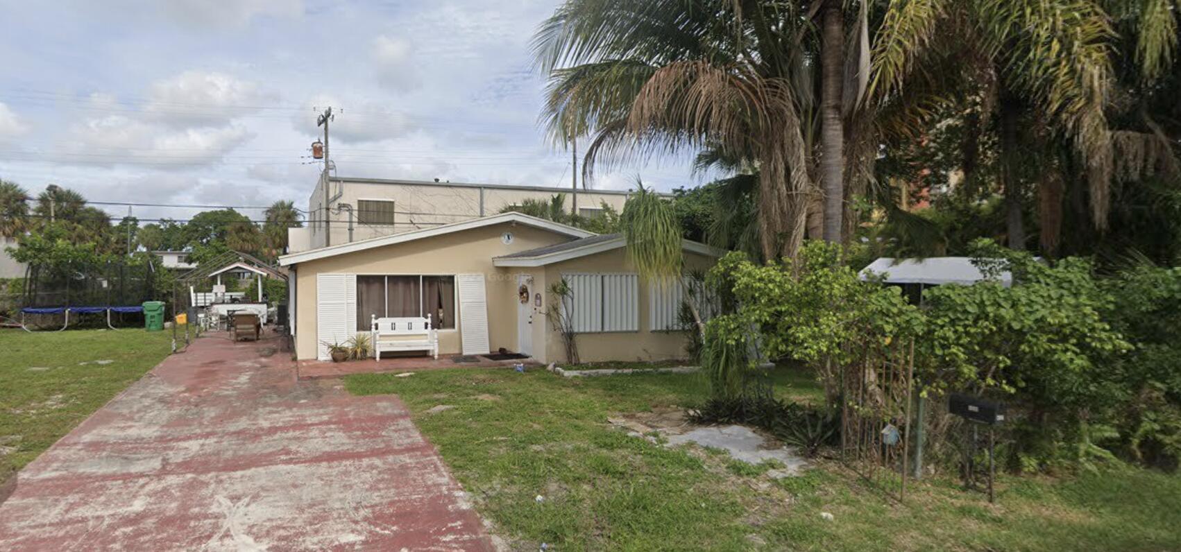 1 of 2 homes and 2 vacant lots