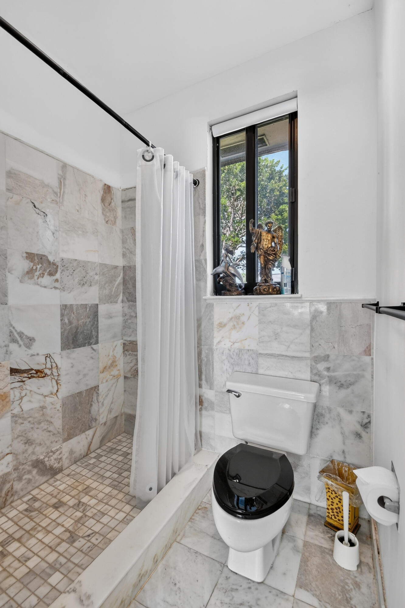 Master Bathroom - Toilet
