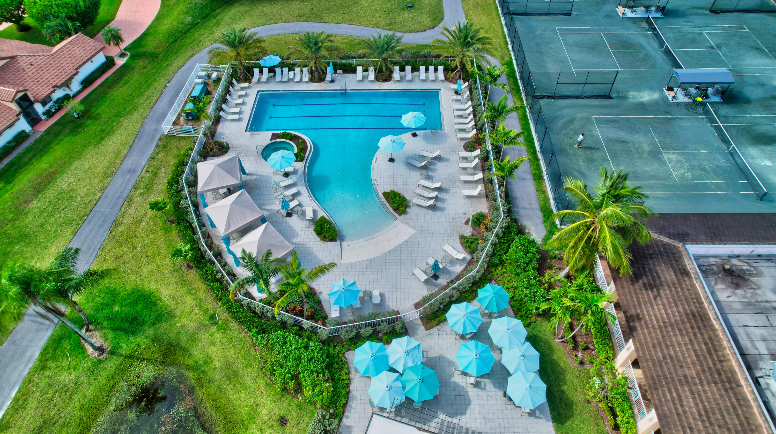 Club pool