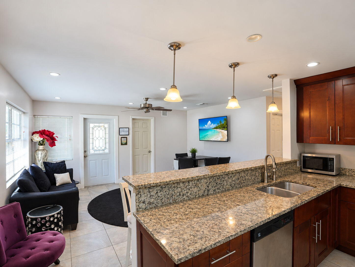 7-web-or-mls-Daniel_904_NE_10th_Ave_06