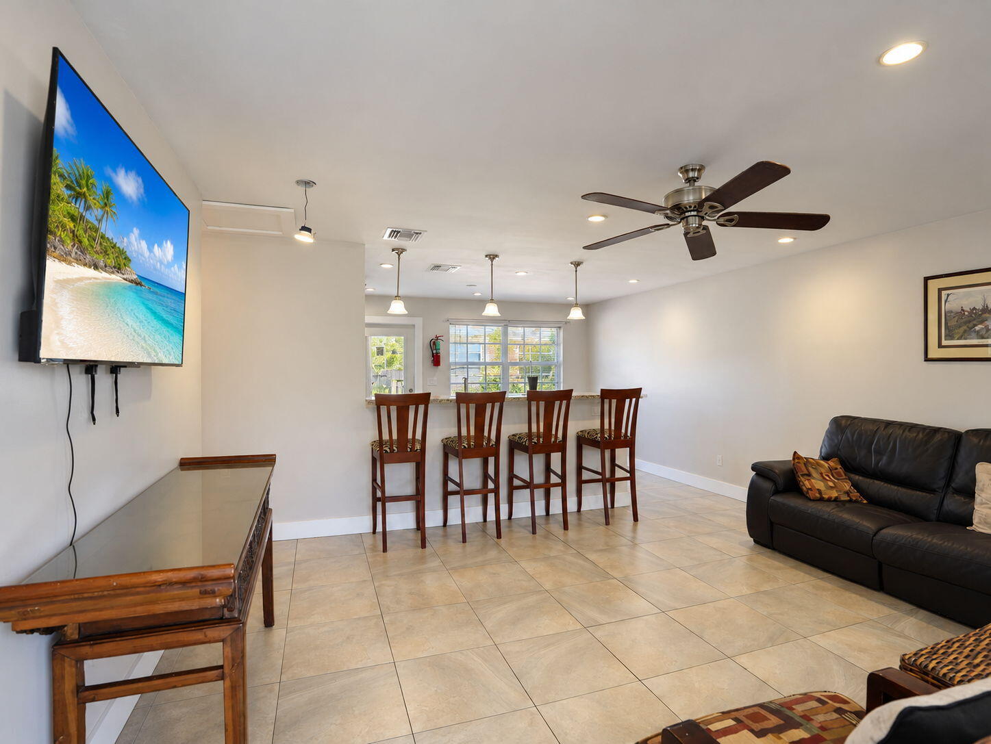 25-web-or-mls-Daniel_904_NE_10th_Ave_18