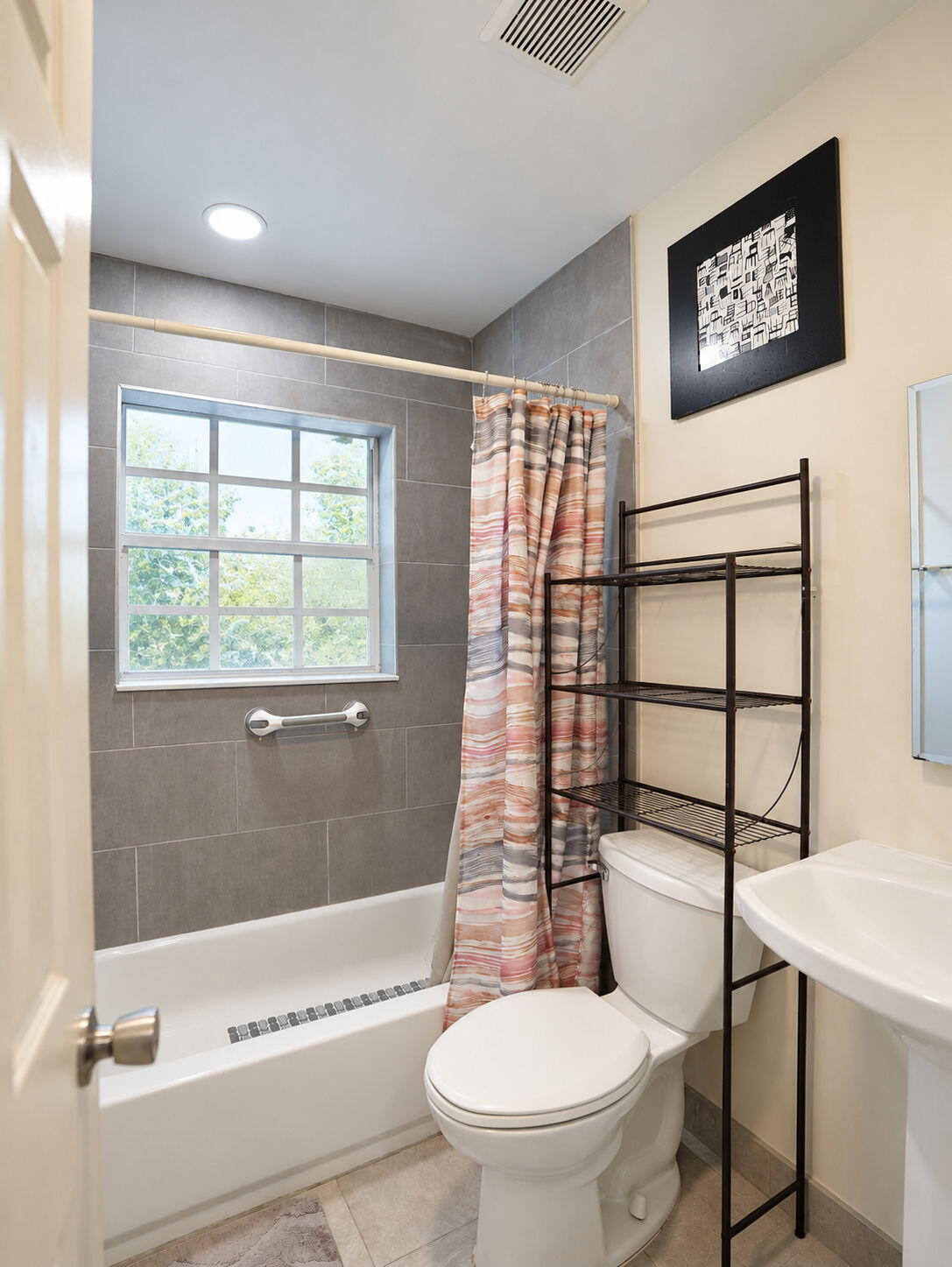 15-web-or-mls-Daniel_904_NE_10th_Ave_14