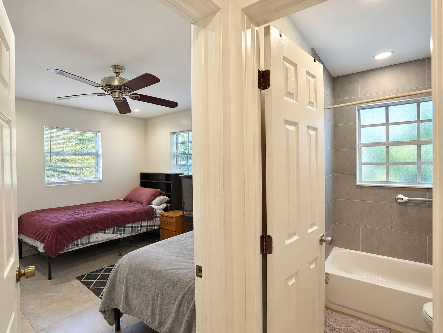 12-web-or-mls-Daniel_904_NE_10th_Ave_12