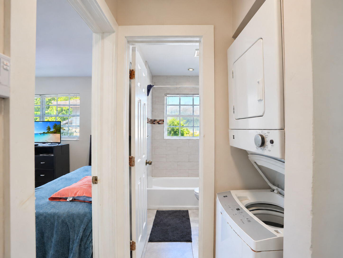30-web-or-mls-Daniel_904_NE_10th_Ave_28