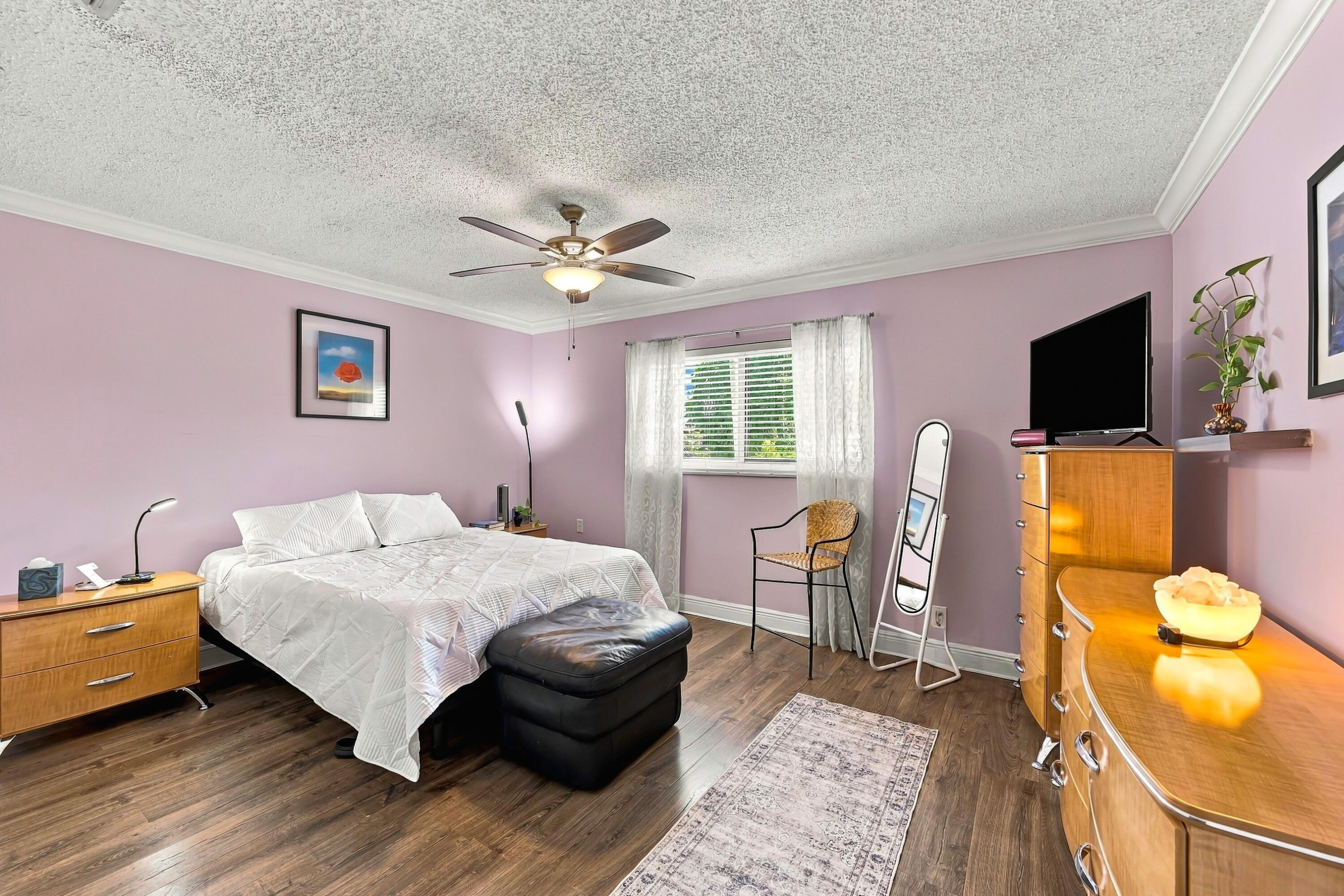 20_primary bedroom