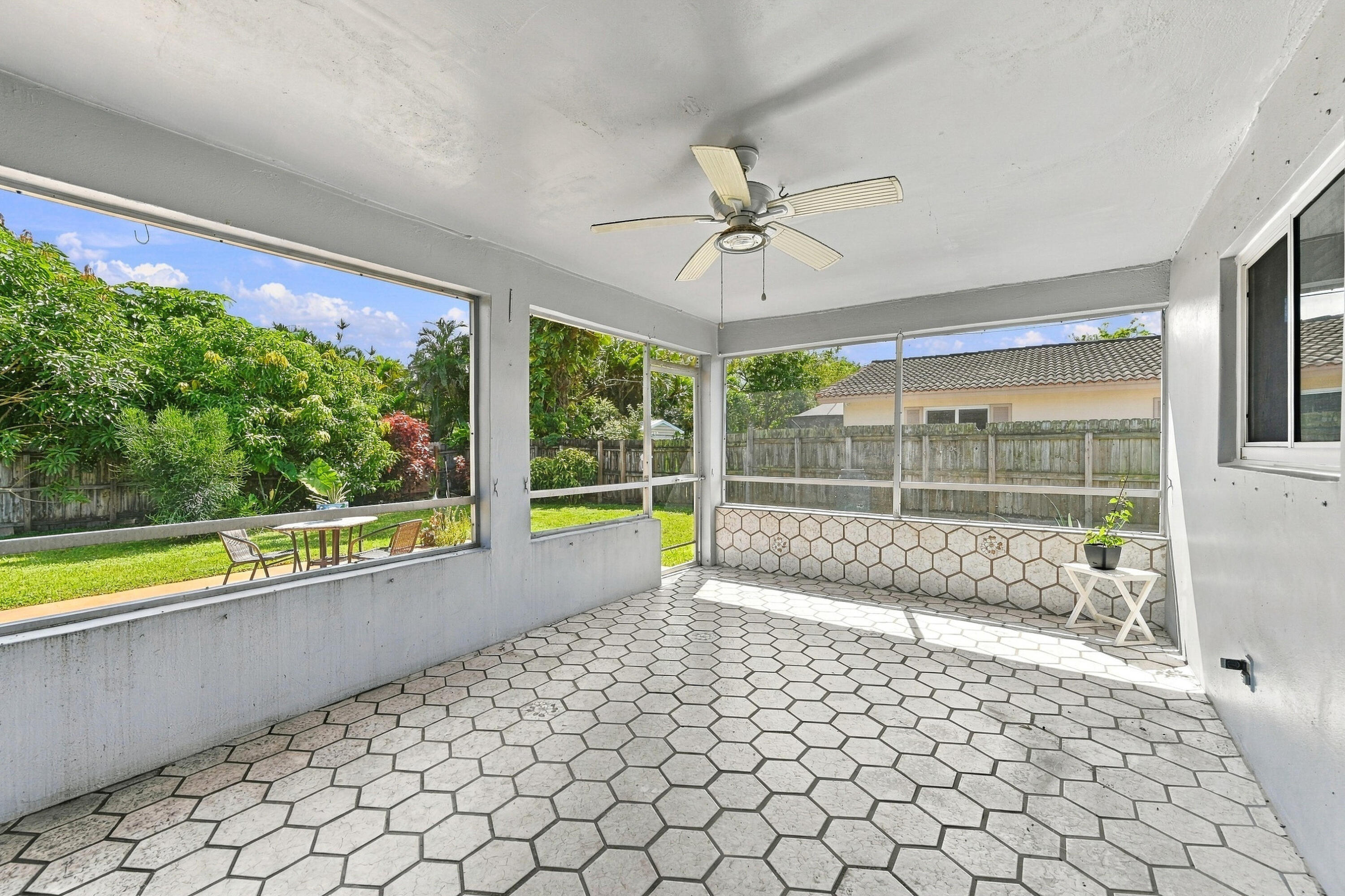 33_sun room