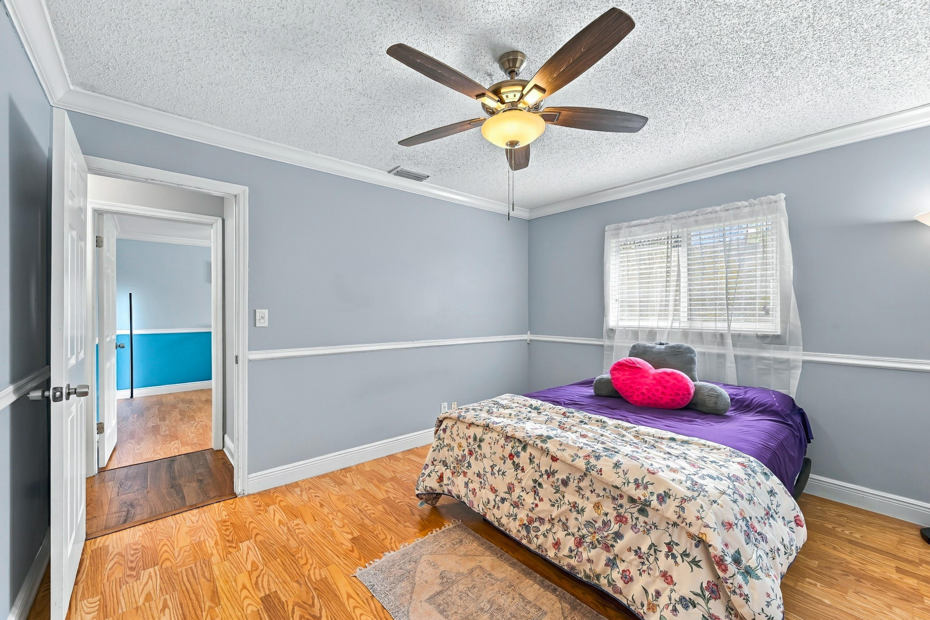 27_bedroom
