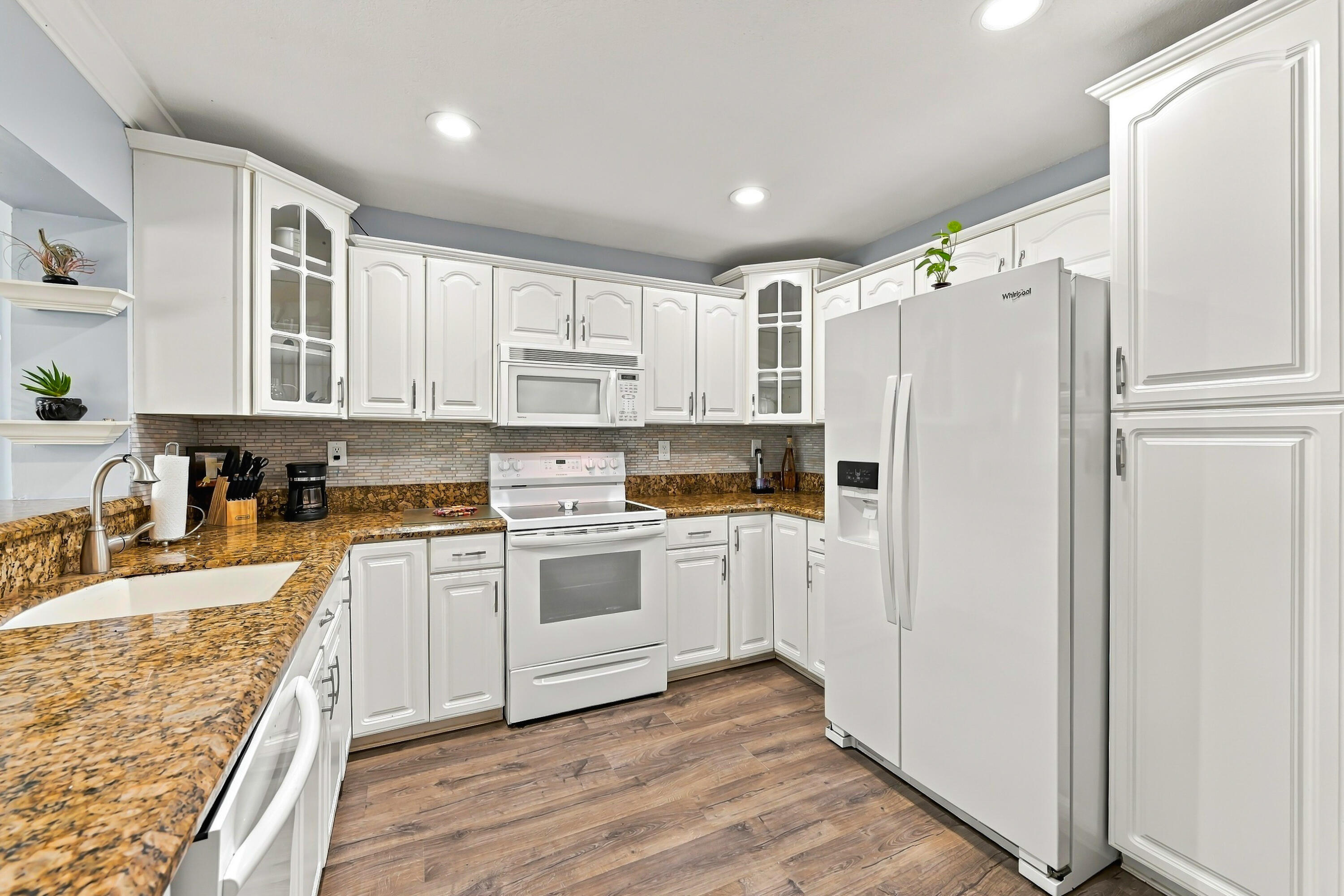 13_kitchen