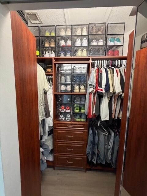 3013 LAUREL RIDGE MASTER CLOSET