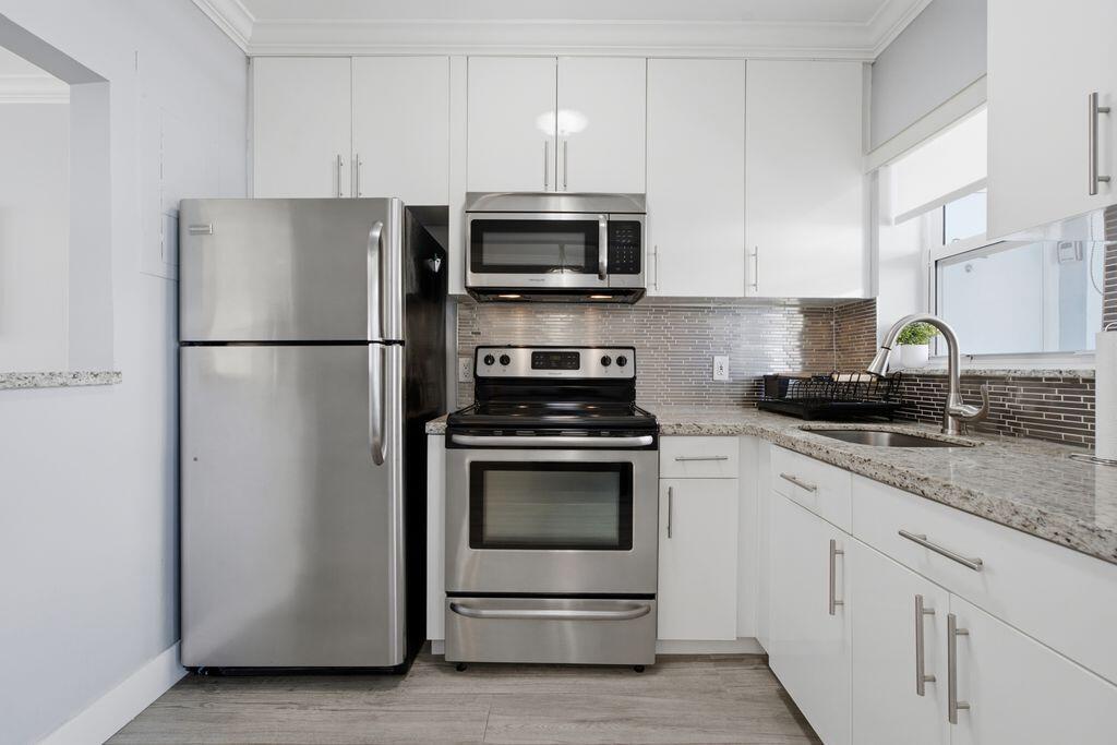 STAINLESS APPLIANCES