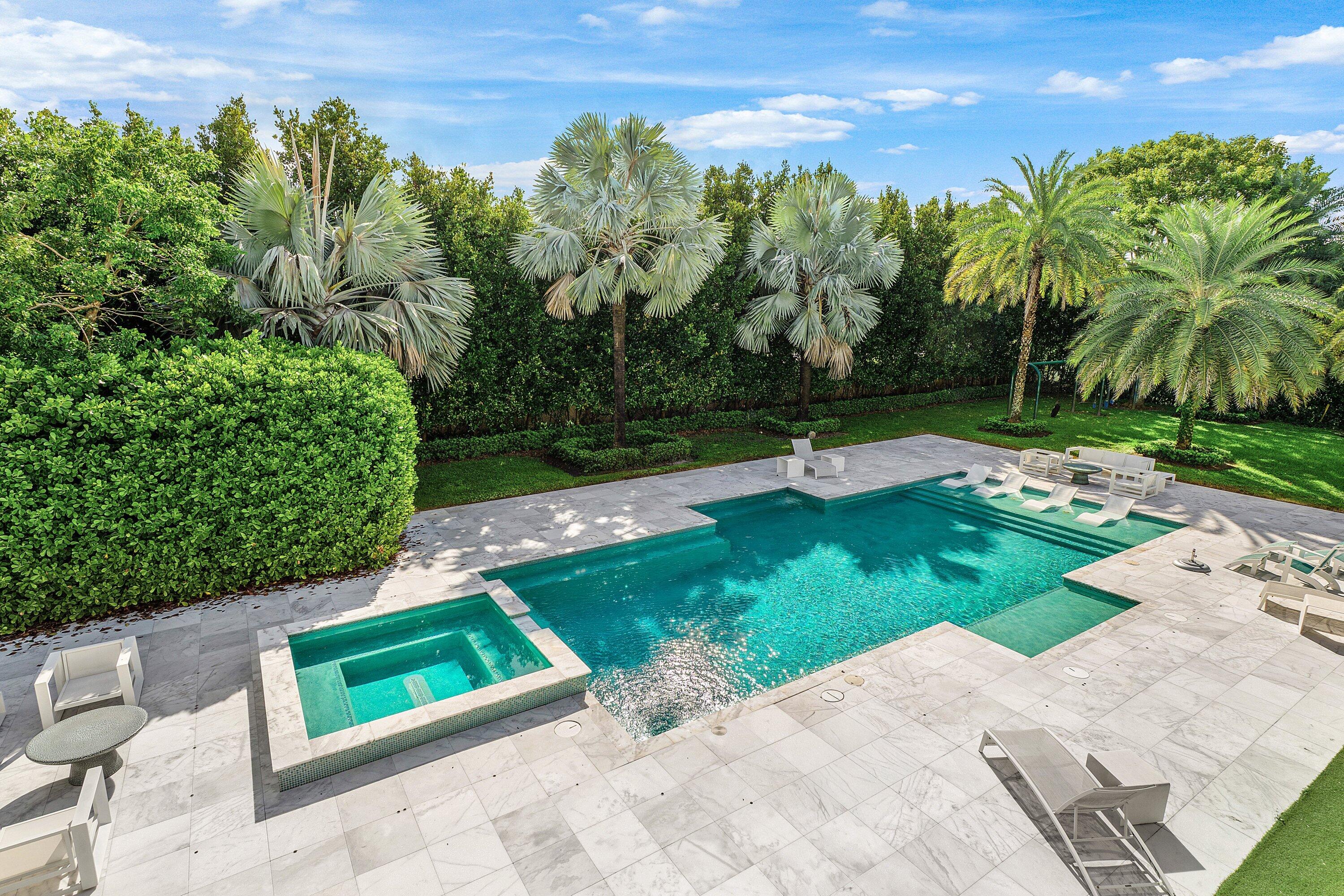 Resort Style Pool & Spa