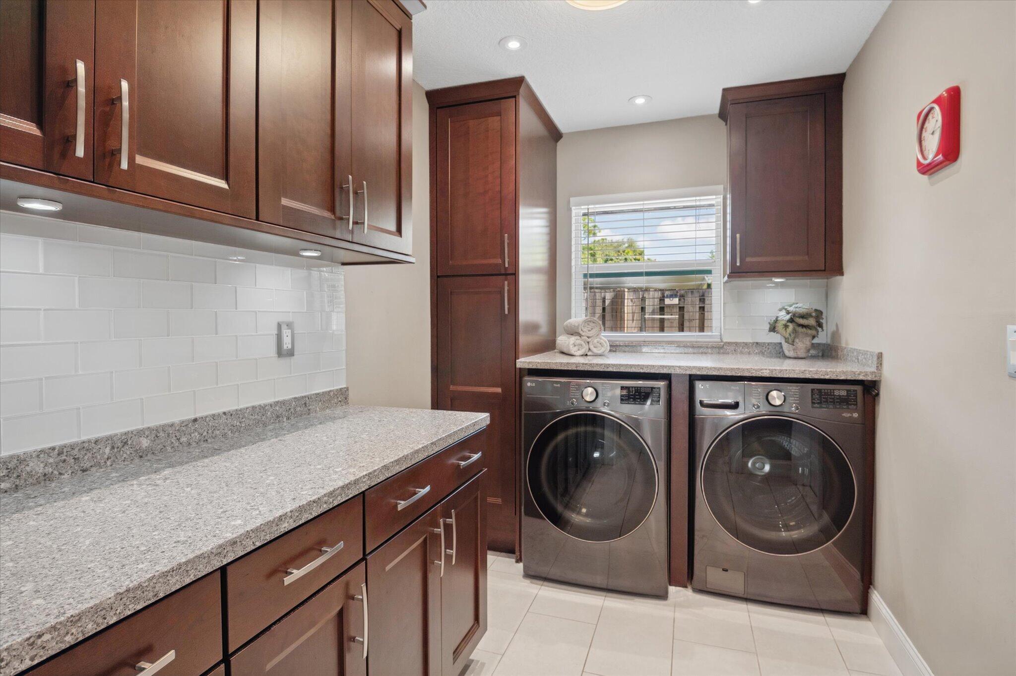 12-108 NE 22nd St-15