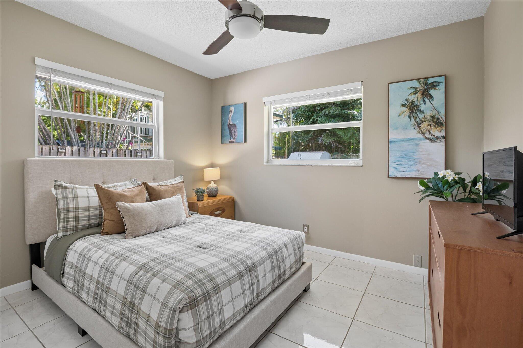 11-108 NE 22nd St-13