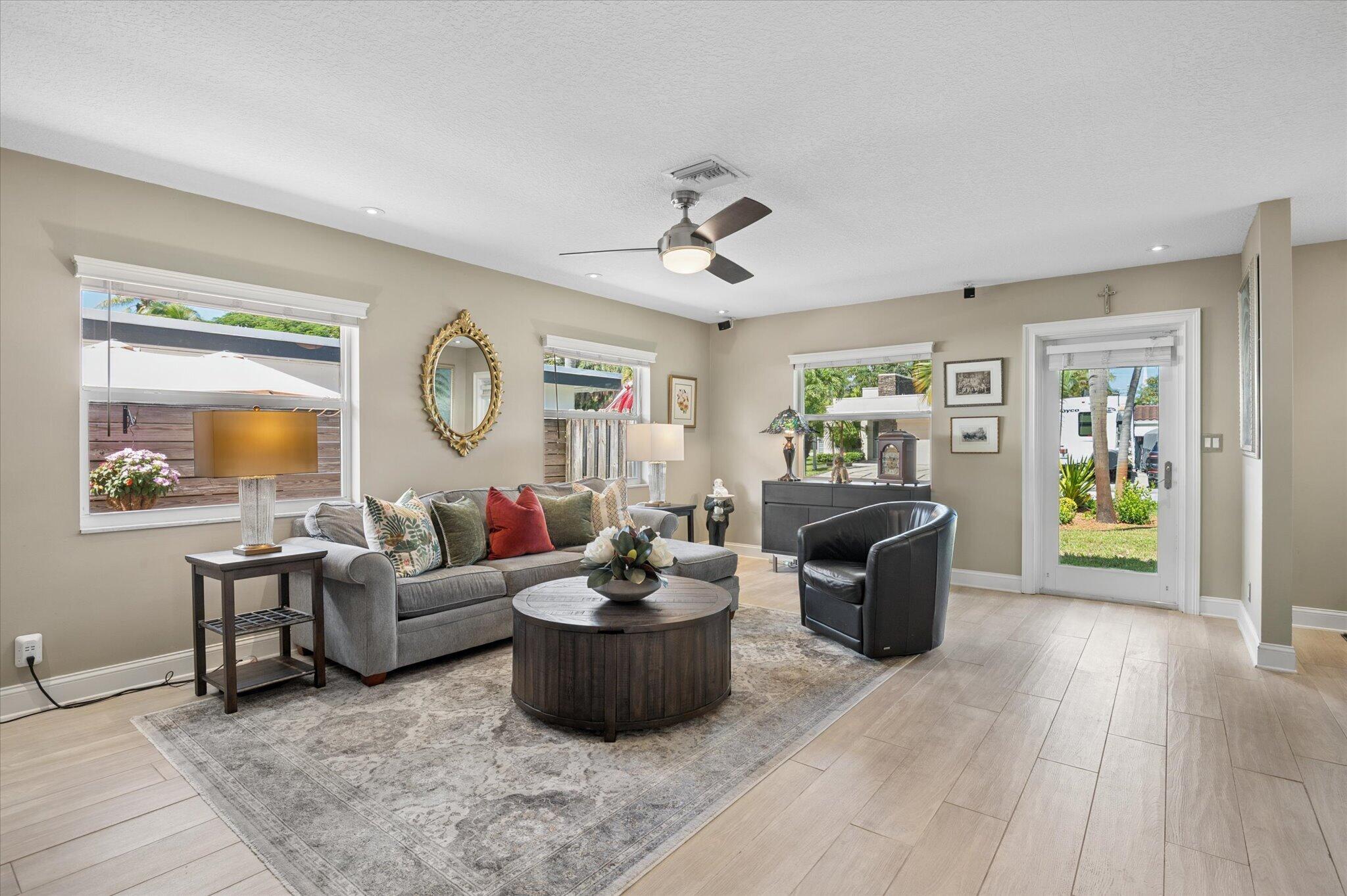 04-108 NE 22nd St-6