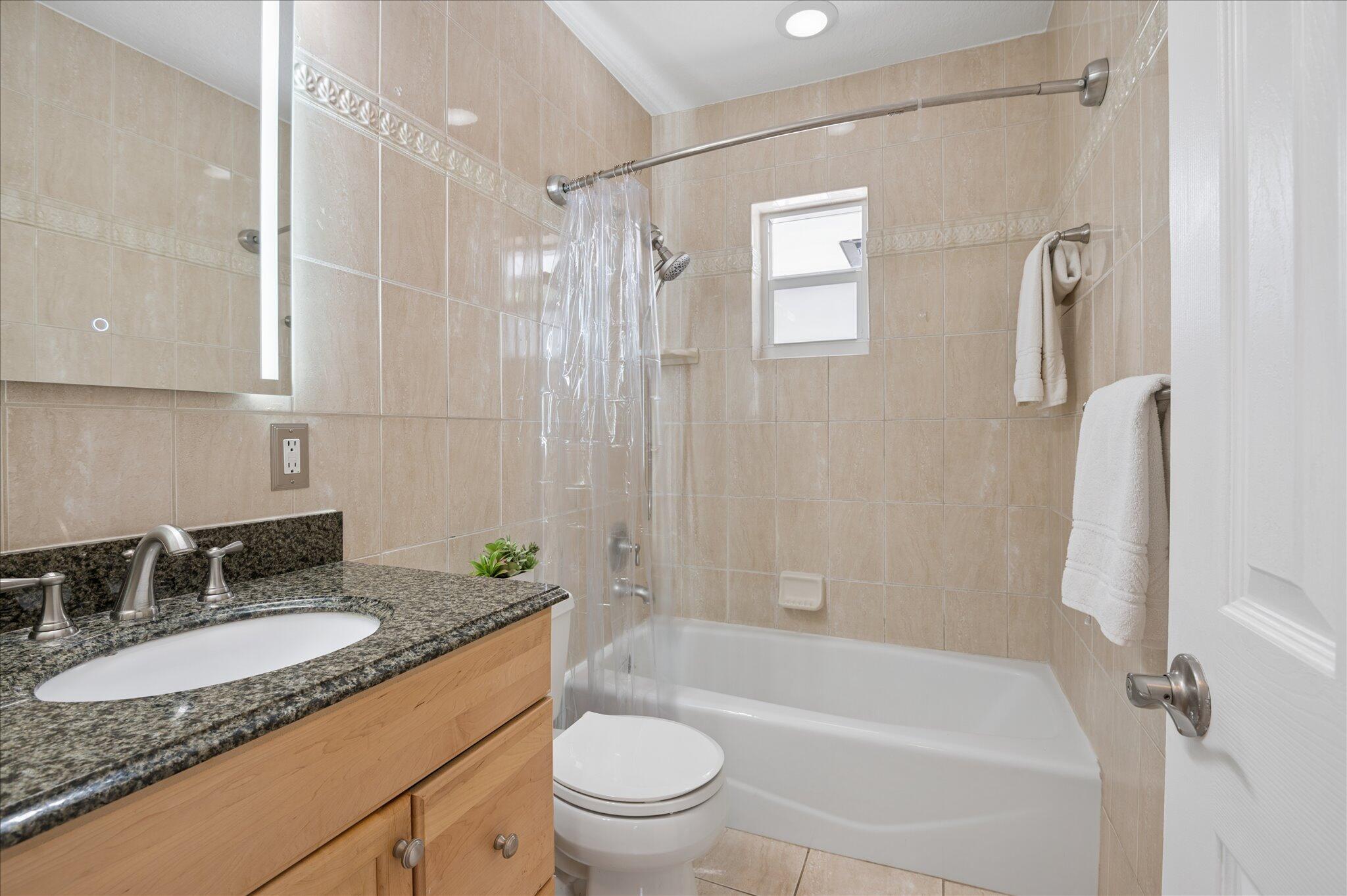 10-108 NE 22nd St-14