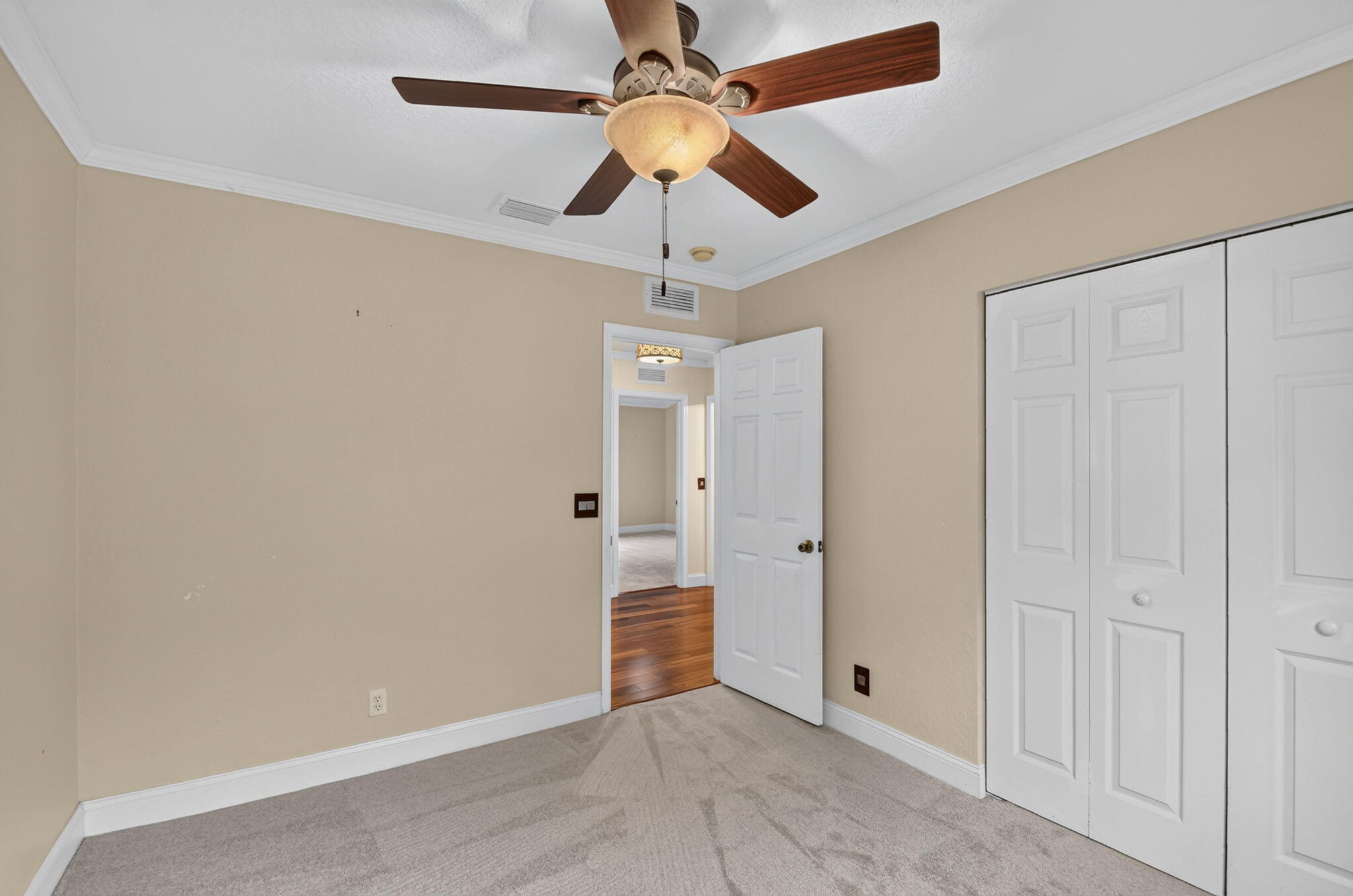 Brand new carpet installed 10/2026