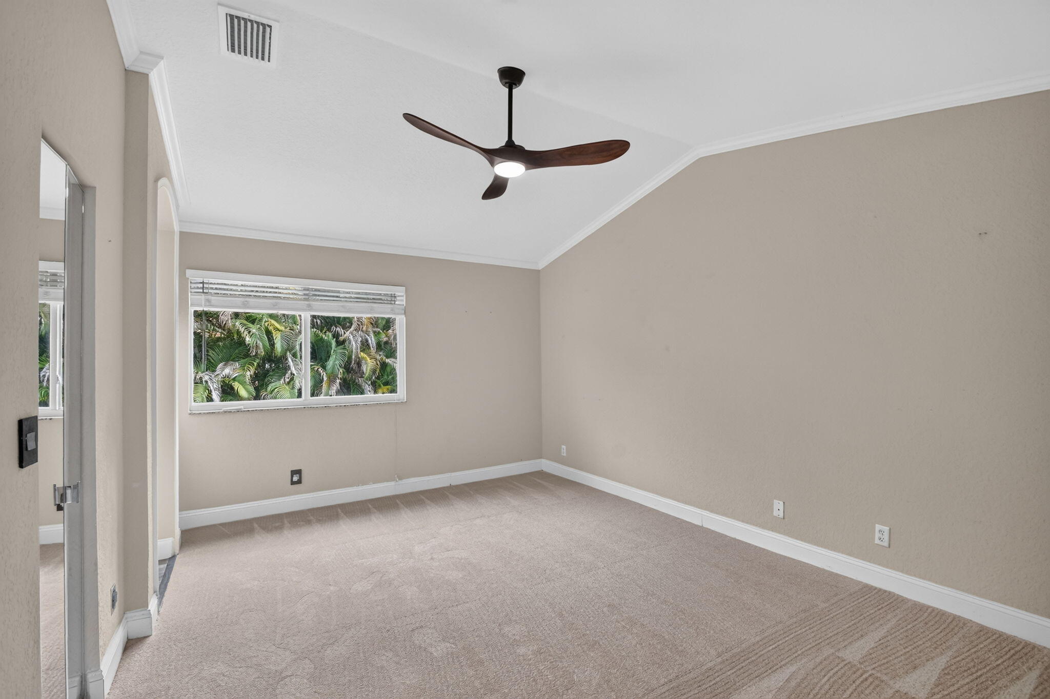 Brand new carpet installed 10/2026