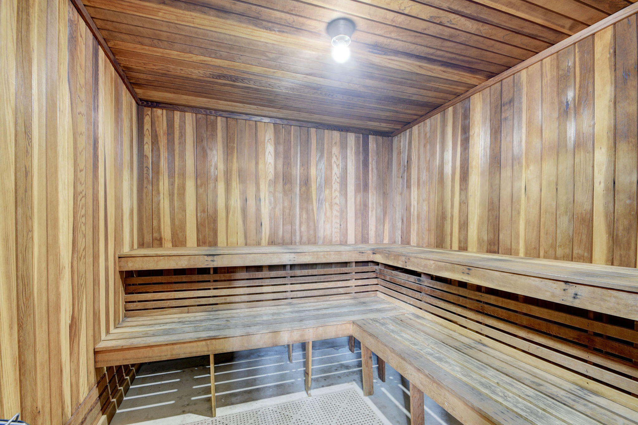 59-web-or-mls-Golden Lakes clubhouse B (