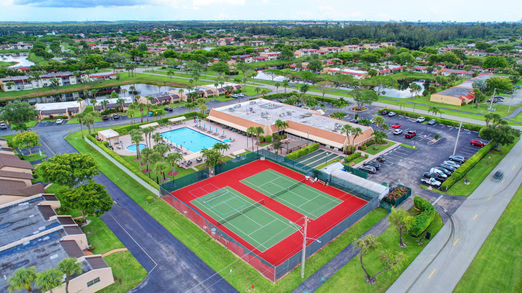 62-web-or-mls-Golden Lakes clubhouse B (
