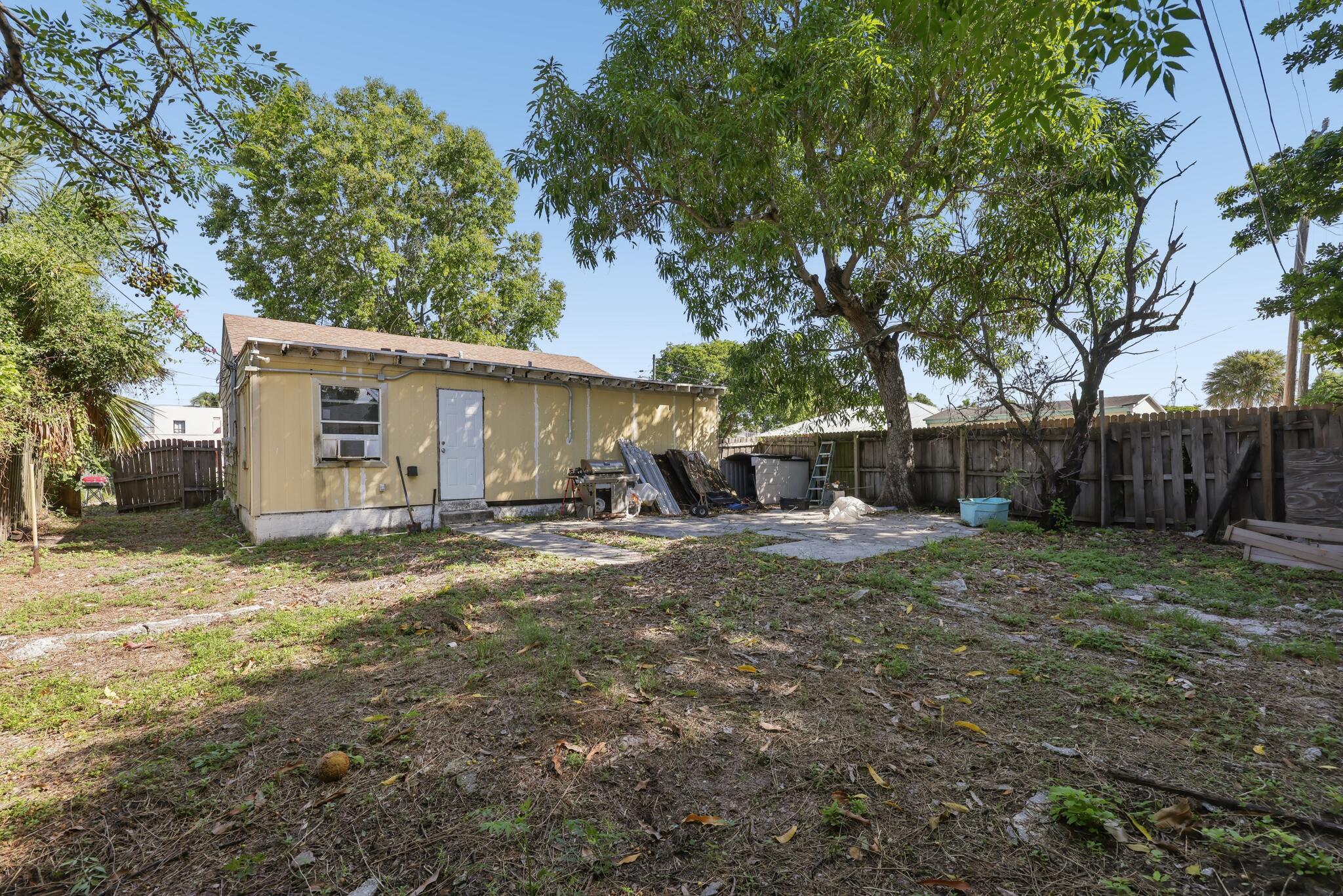 08_628_58th_St-Exterior-0220