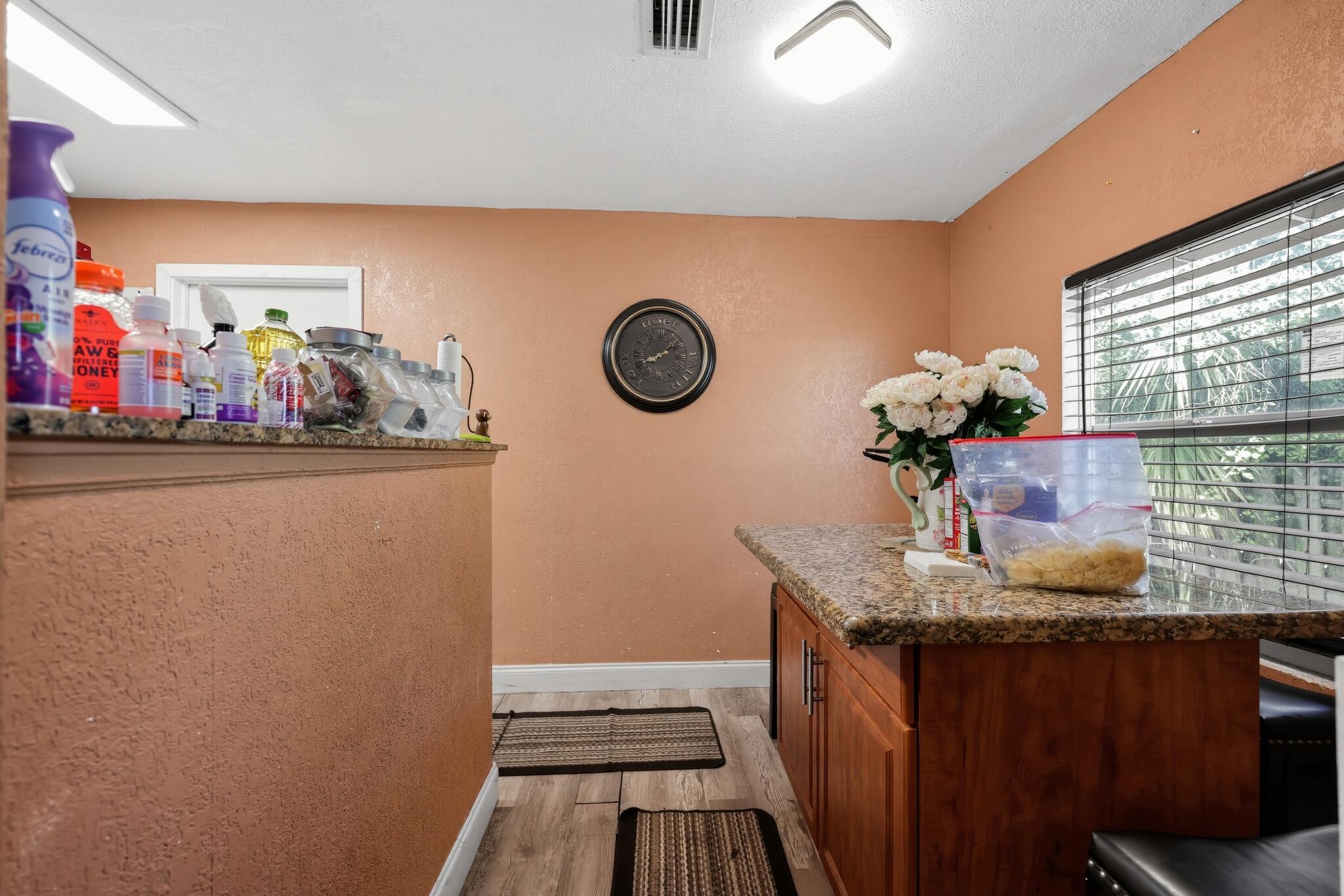 21_628_58th_St-Dining_room-0247