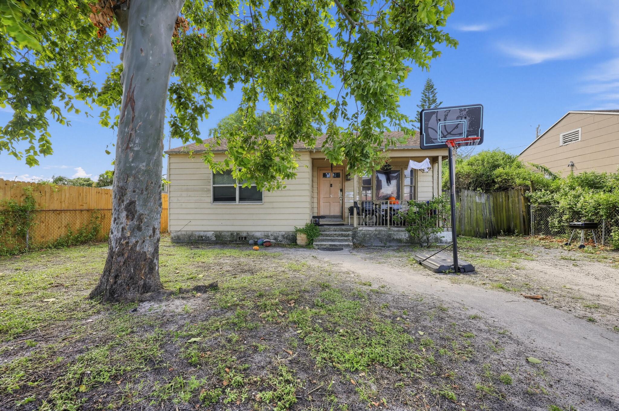 02_628_58th_St-Exterior-0304
