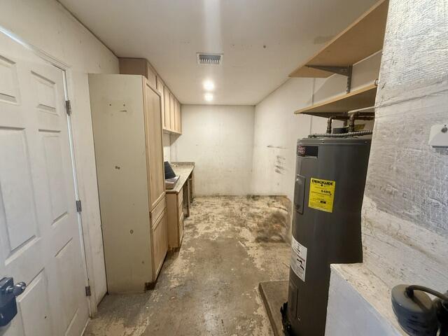 Converted Utility Room off the 2 car garage