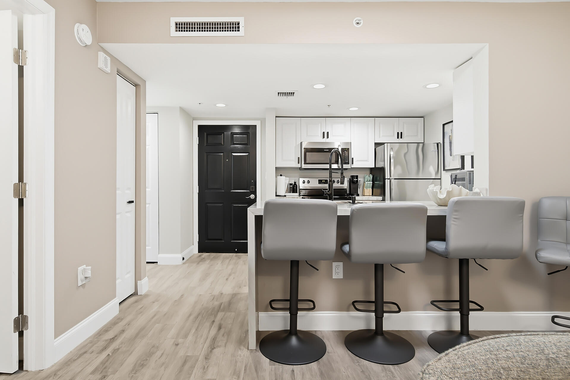 1801-N-FLAGLER-DR-APT-611-33407-004