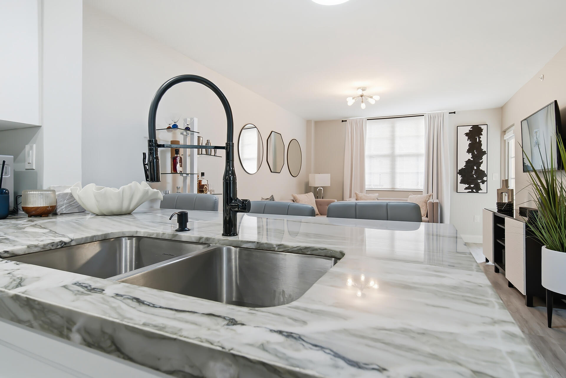 1801-N-FLAGLER-DR-APT-611-33407-008