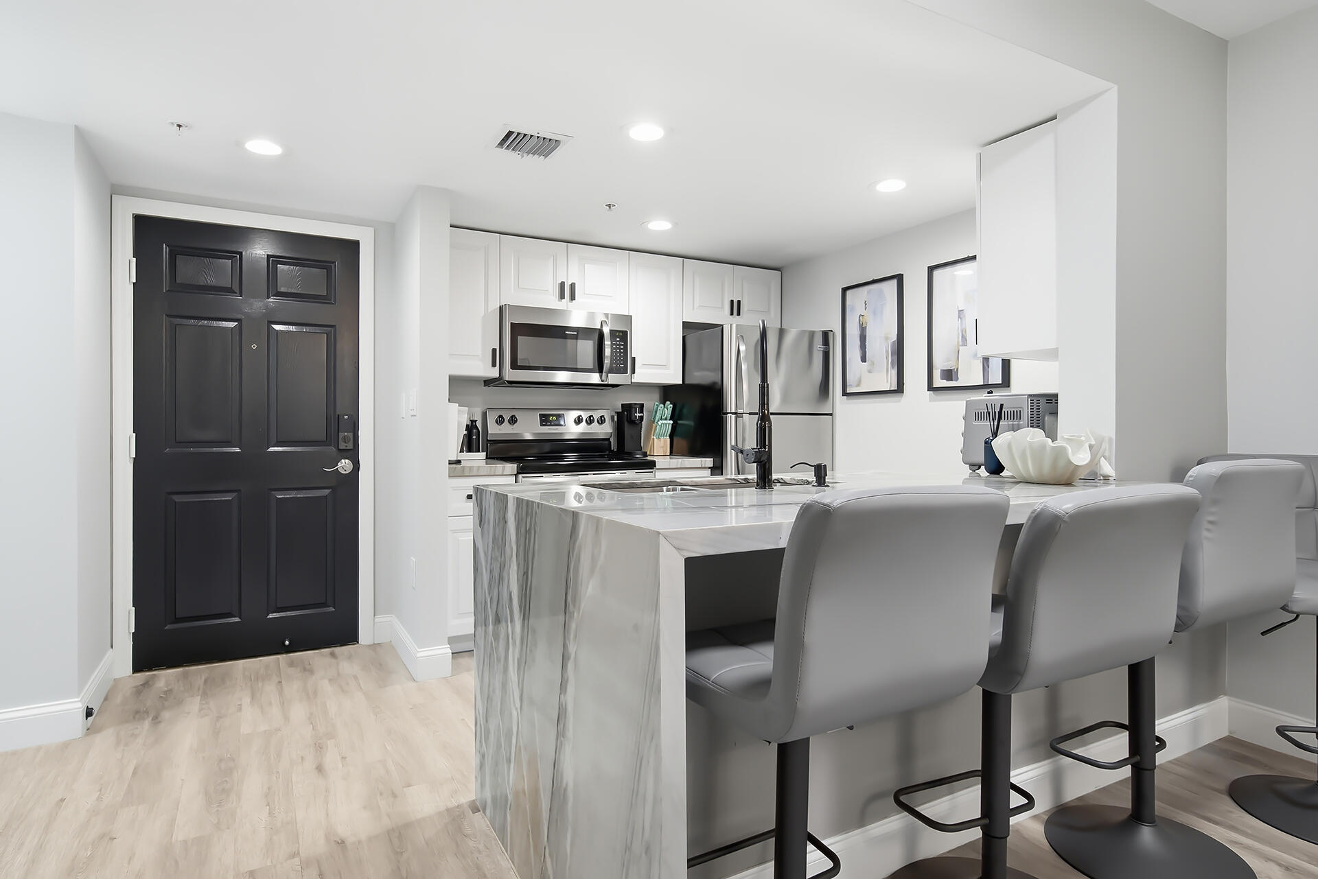 1801-N-FLAGLER-DR-APT-611-33407-005