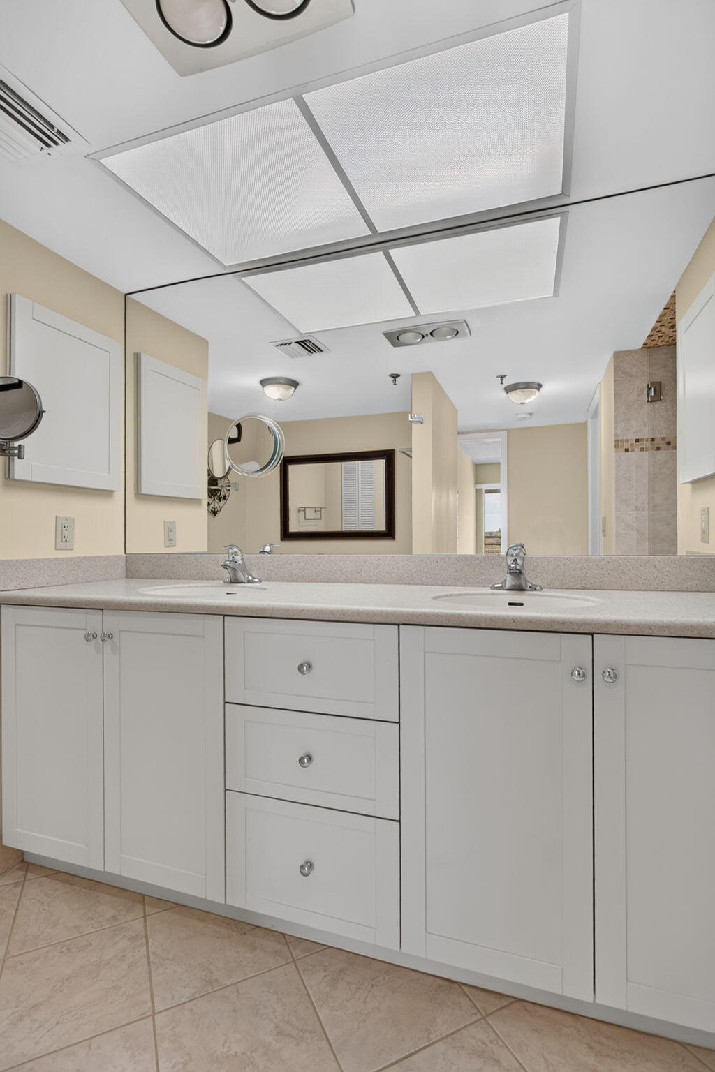 MAIN BATH DOUBLE VANITY