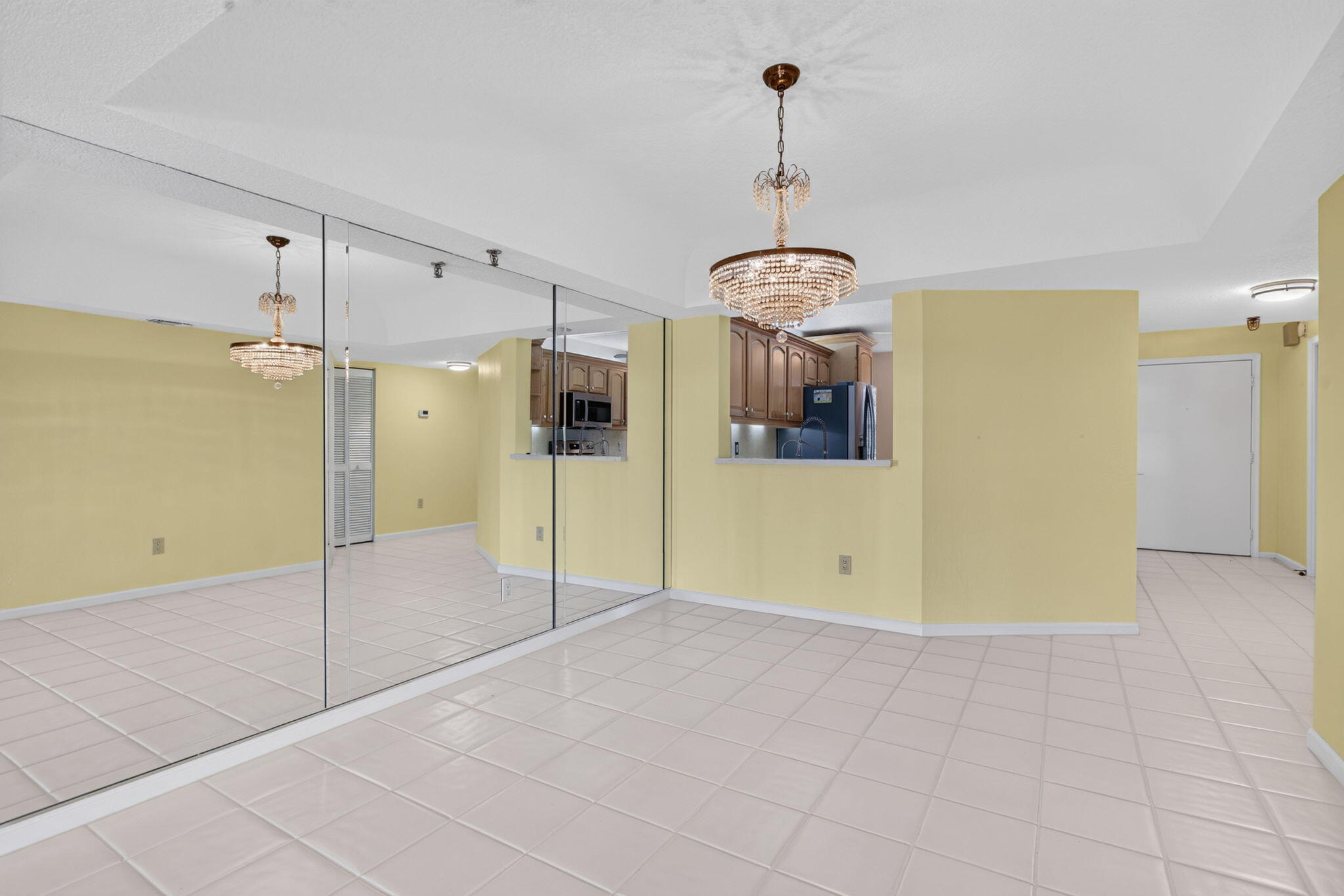 LIVING ROOM DINING AREA