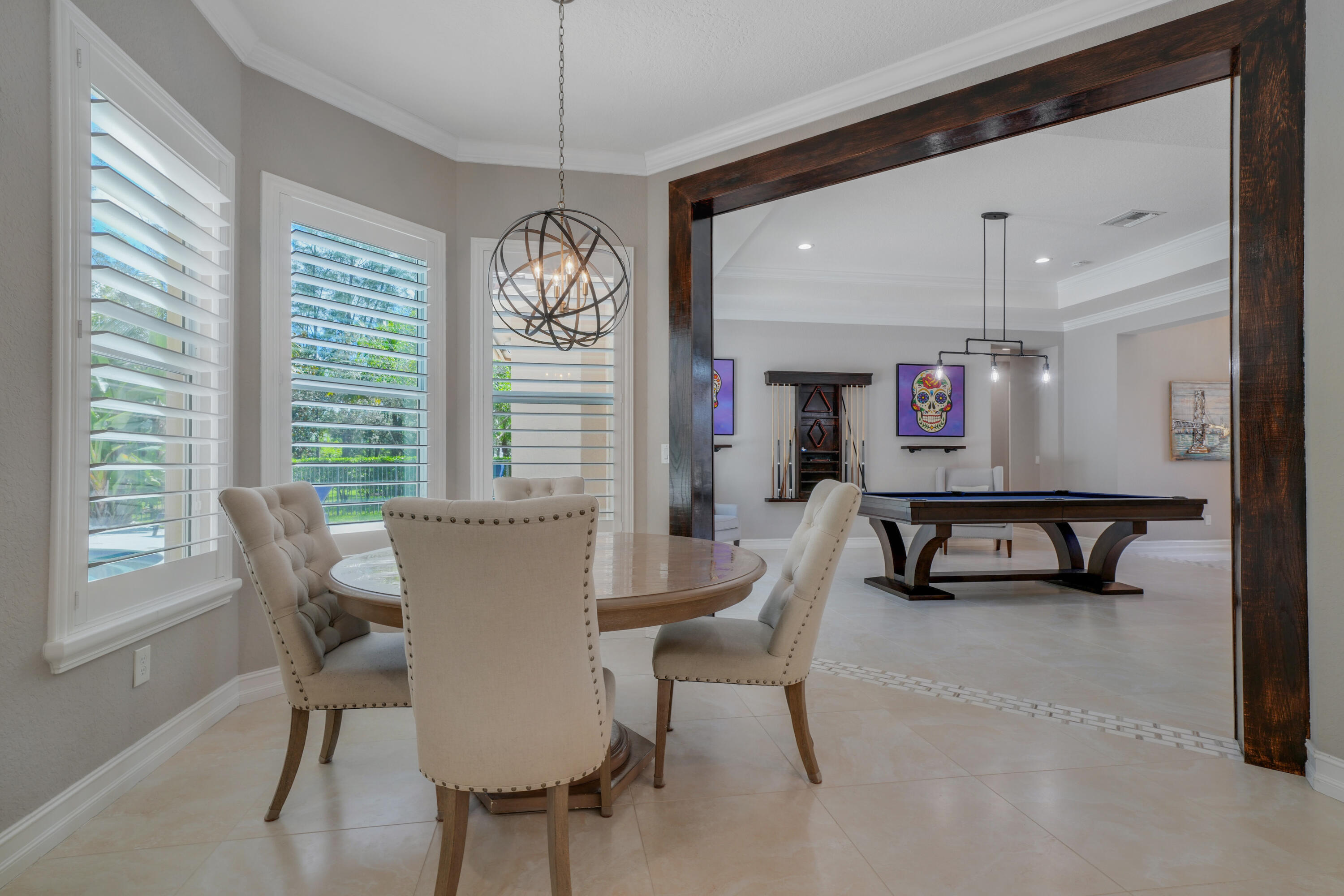 Breakfast Area w/ Bay Windows