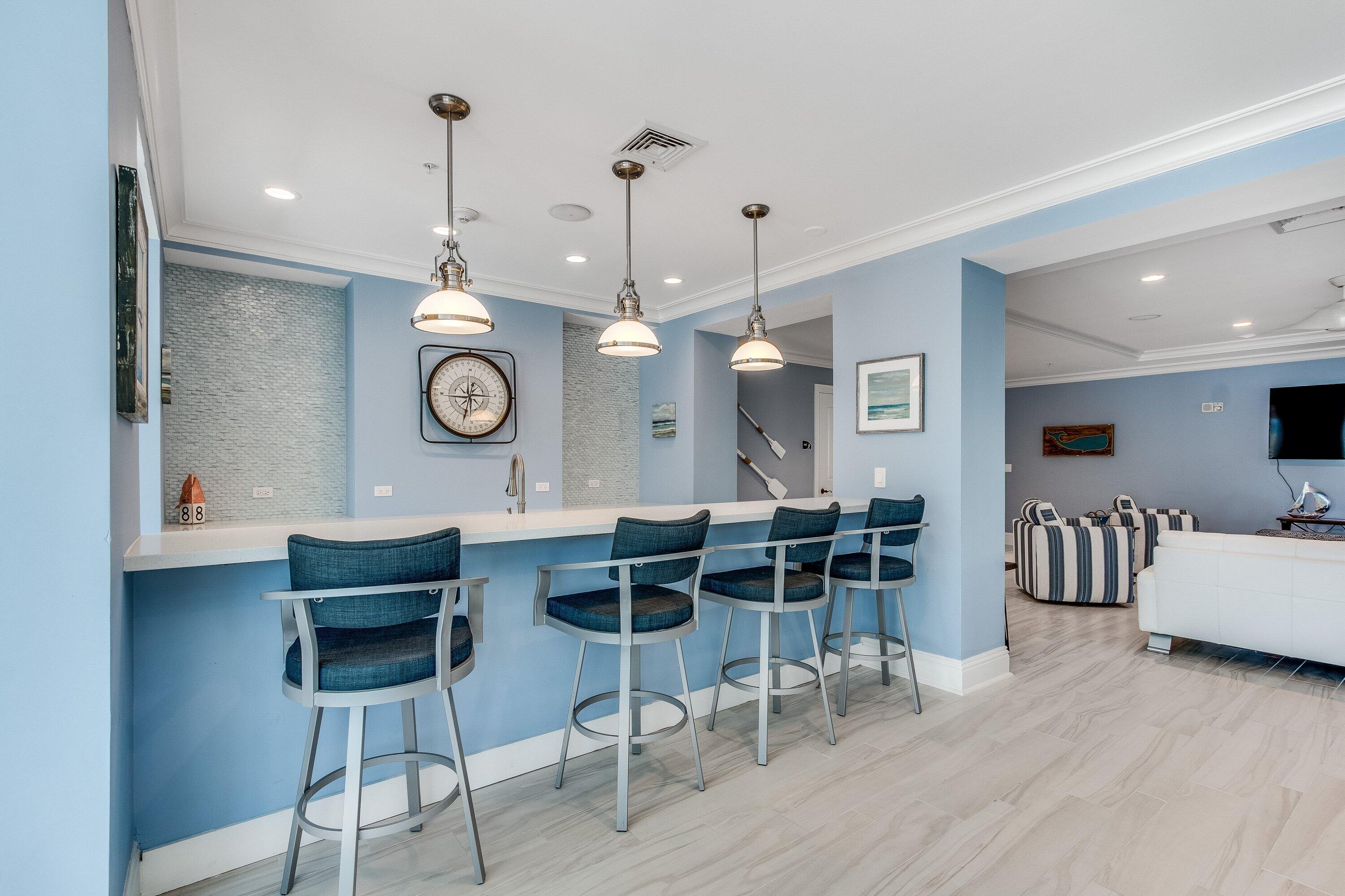 060-700EastBoyntonBeachBoulevard-710-Boy