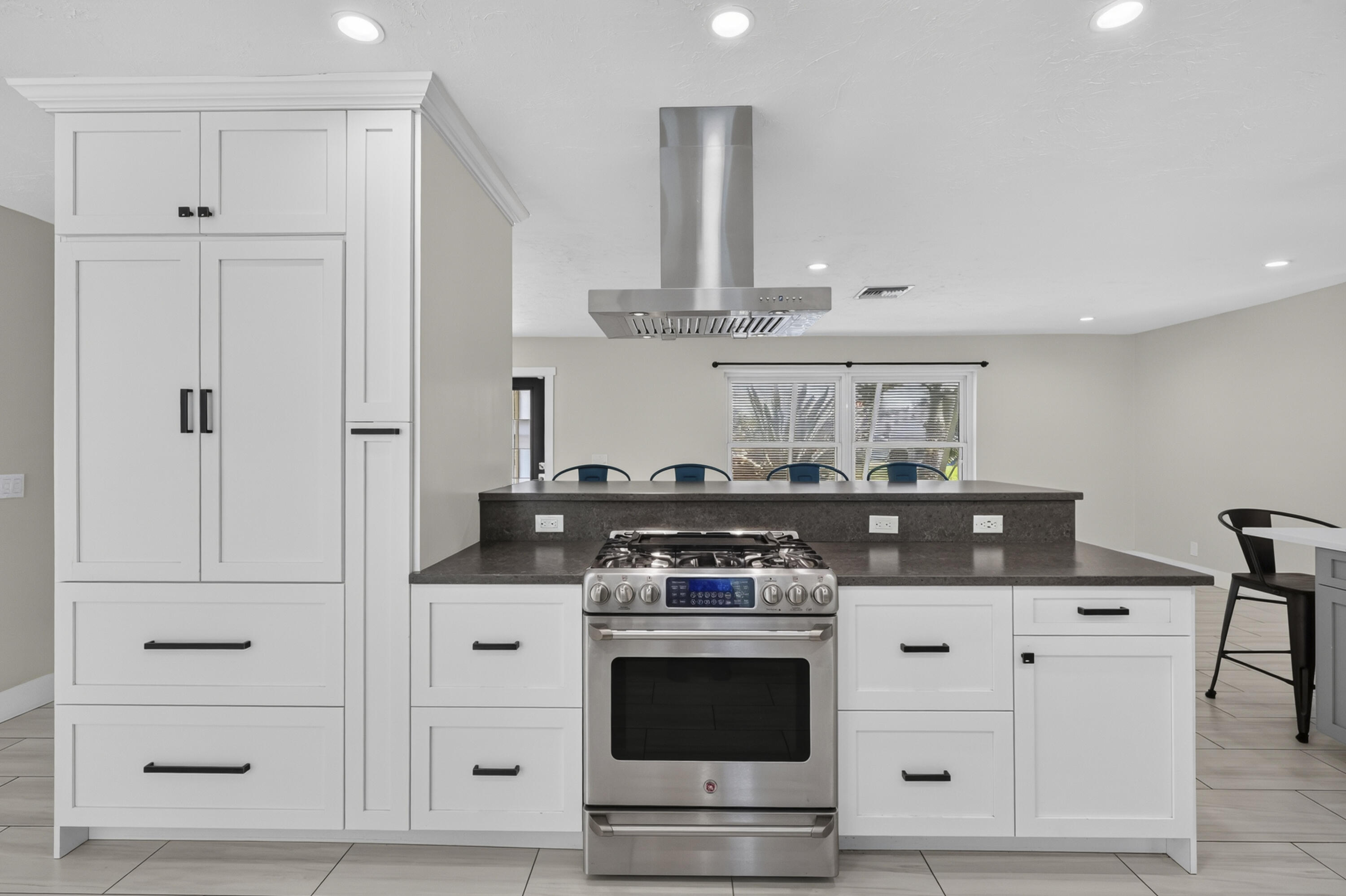 Kitchen With Gas Appliances