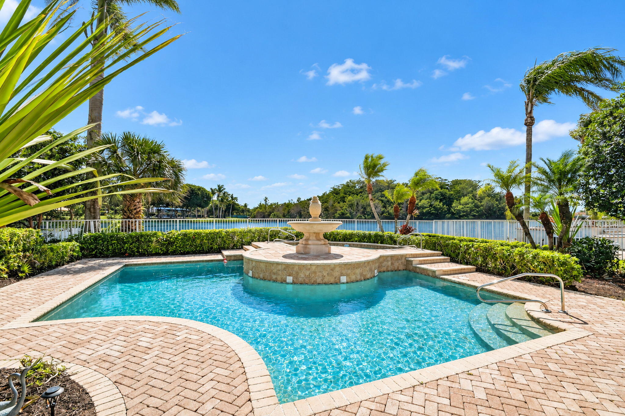 2286 Merriweather Way (38)