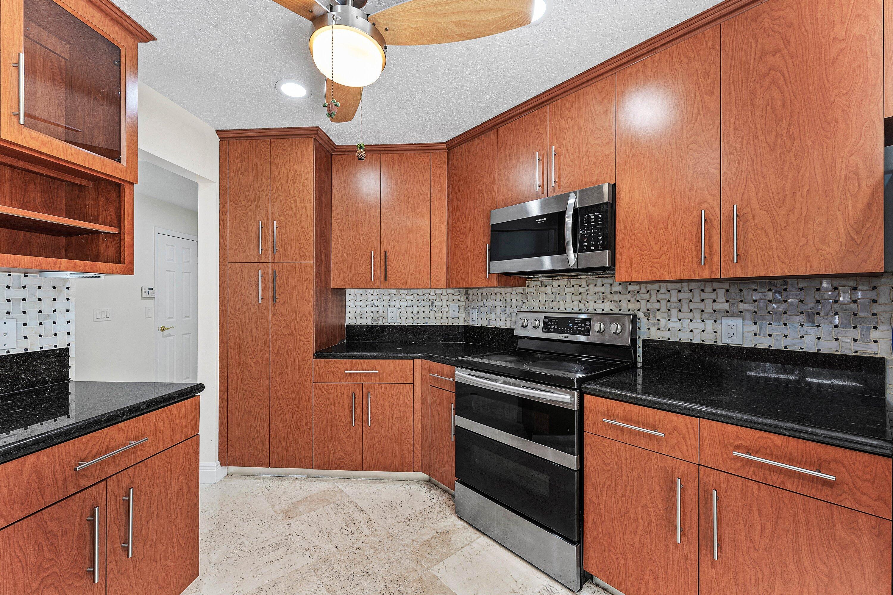 013-6486BravaWay-BocaRaton-FL-33433-SMAL