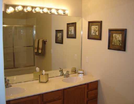 1035 WOODFIELD 1035, 2