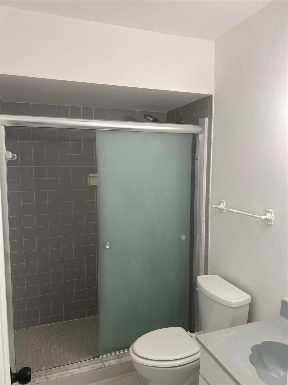 2nd Bathroom/ Guest Bathroom - new vanity was just installed.... not seen in this picture.