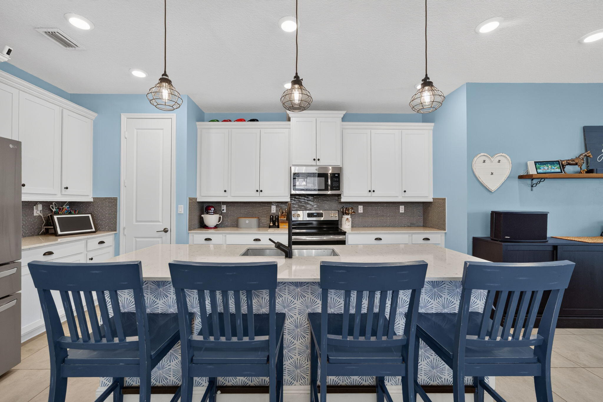 10-web-or-mls-4080 Rosa Dr_MEDIA360VR-12 10-web-or-mls-4080 Rosa Dr_MEDIA360VR-12