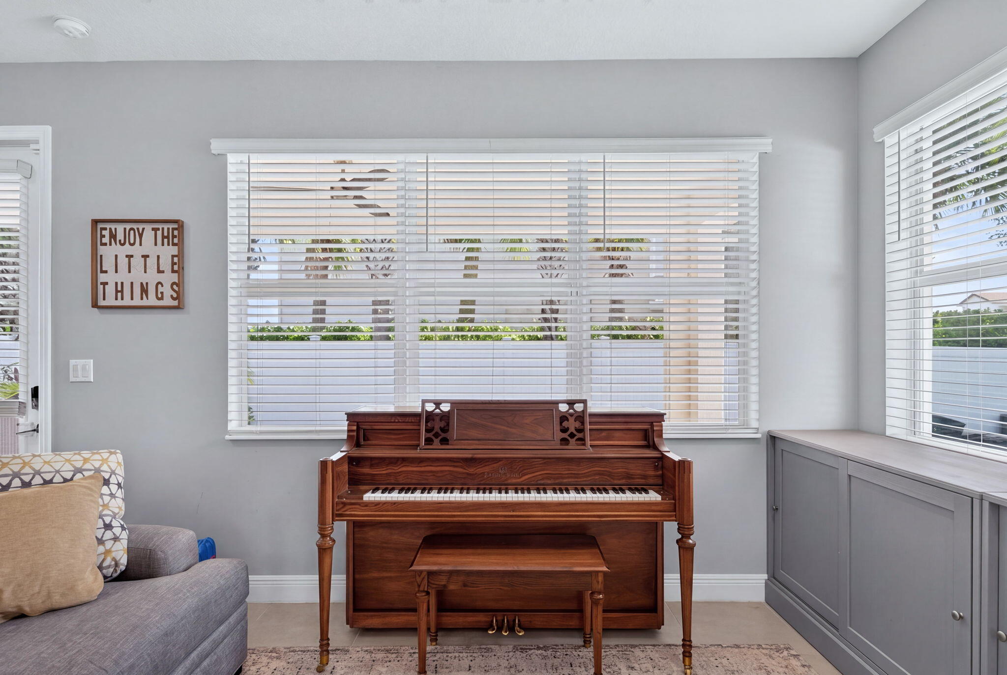 16-web-or-mls-9-web-or-mls-4080 Rosa Dr_